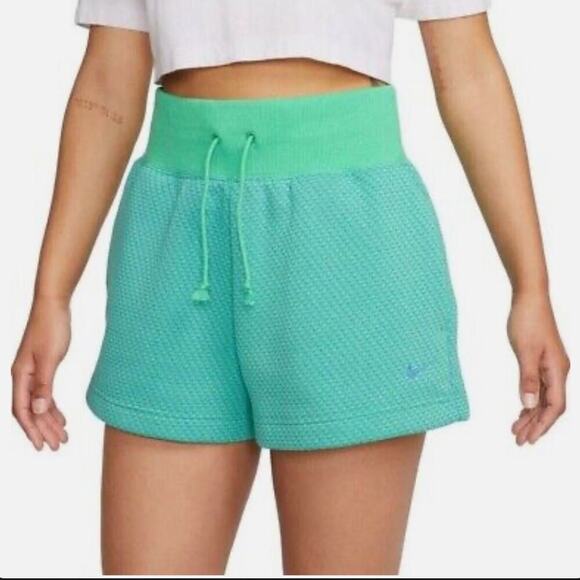 NWT Nike Sportswear Phoenix Fleece High Rise Loose Fit Shorts Women's Size S - Picture 1 of 7